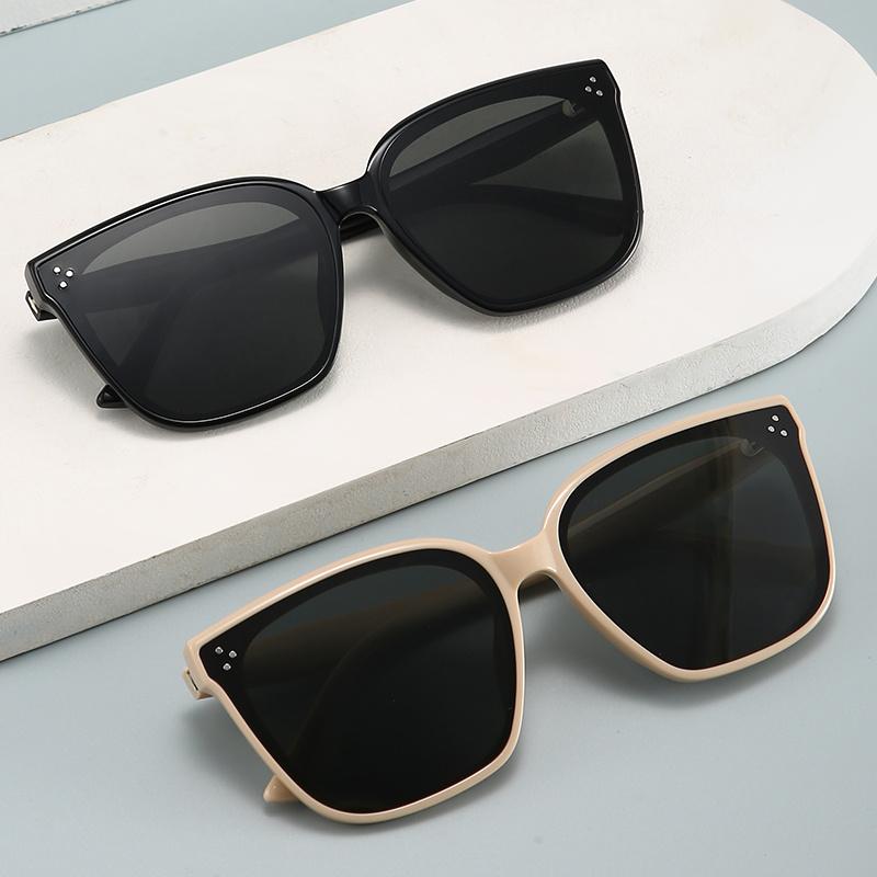 Classic Square Sunglasses – UV Protection